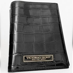 Nip luxury VS midnight blue vegan croc passport cover ysI like
